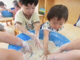 むにゅむにゅ・・・・。