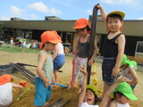 泥んこ山で