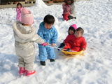 雪遊び