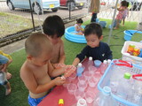 まだまだ水遊び