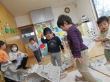新聞びりびり・・・。