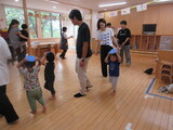 親子クラス活動　リトミック